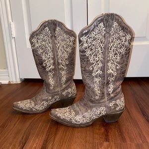 Western / cowboy boots - embroidered